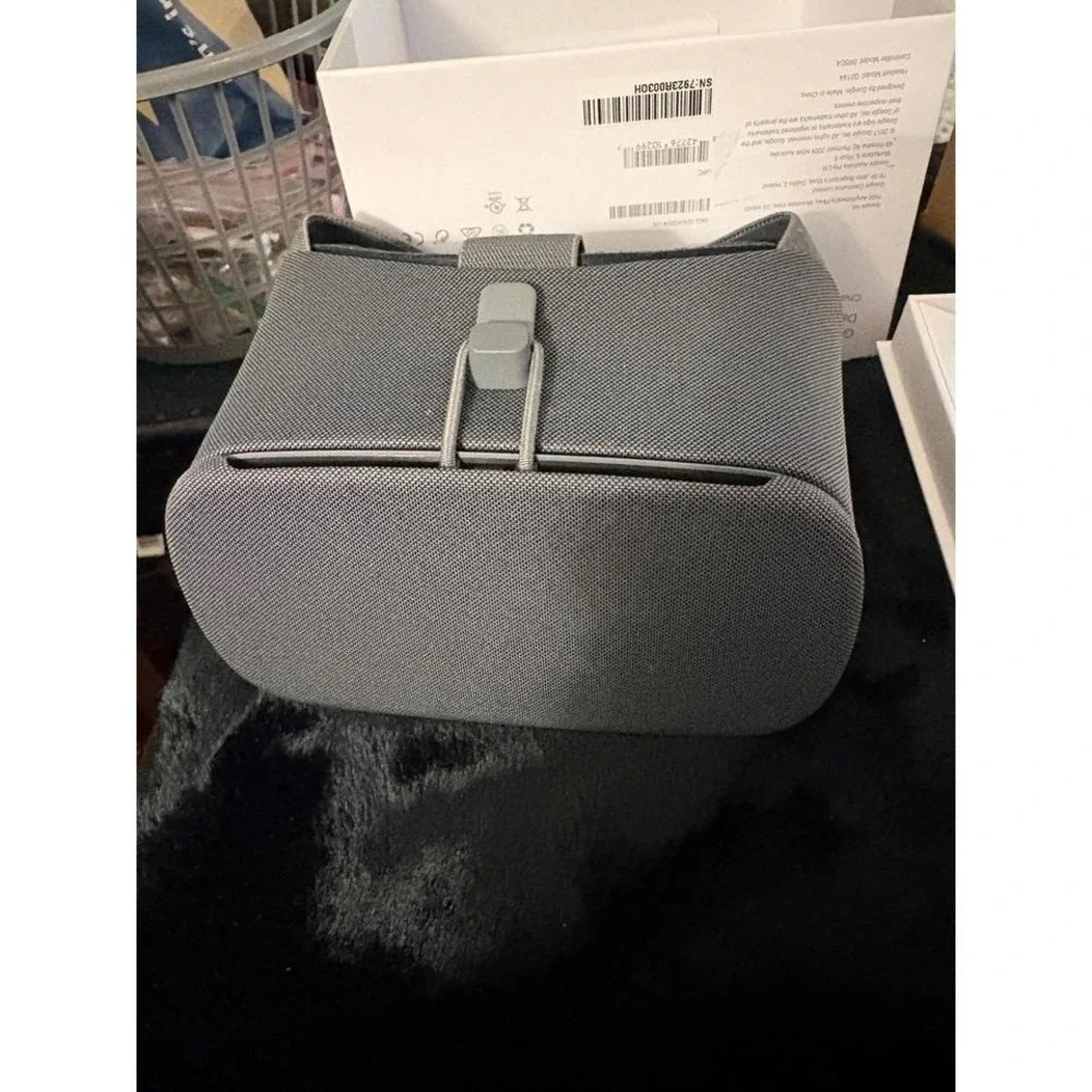 Google Daydream View VR Headset with Controller Charcoal GA00204-US 2nd Gen